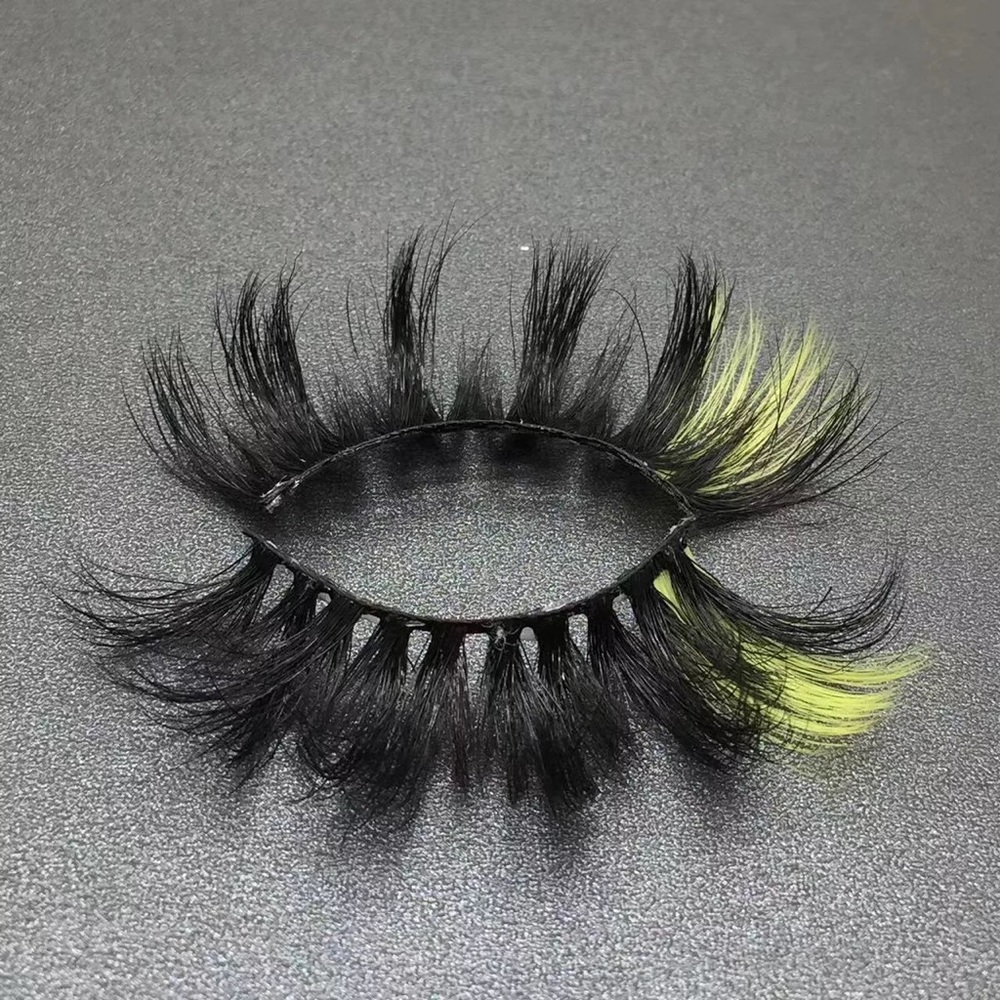 Colored Lashes - Picture 4 of 4